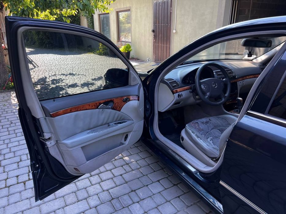 Mercedes W211 E270