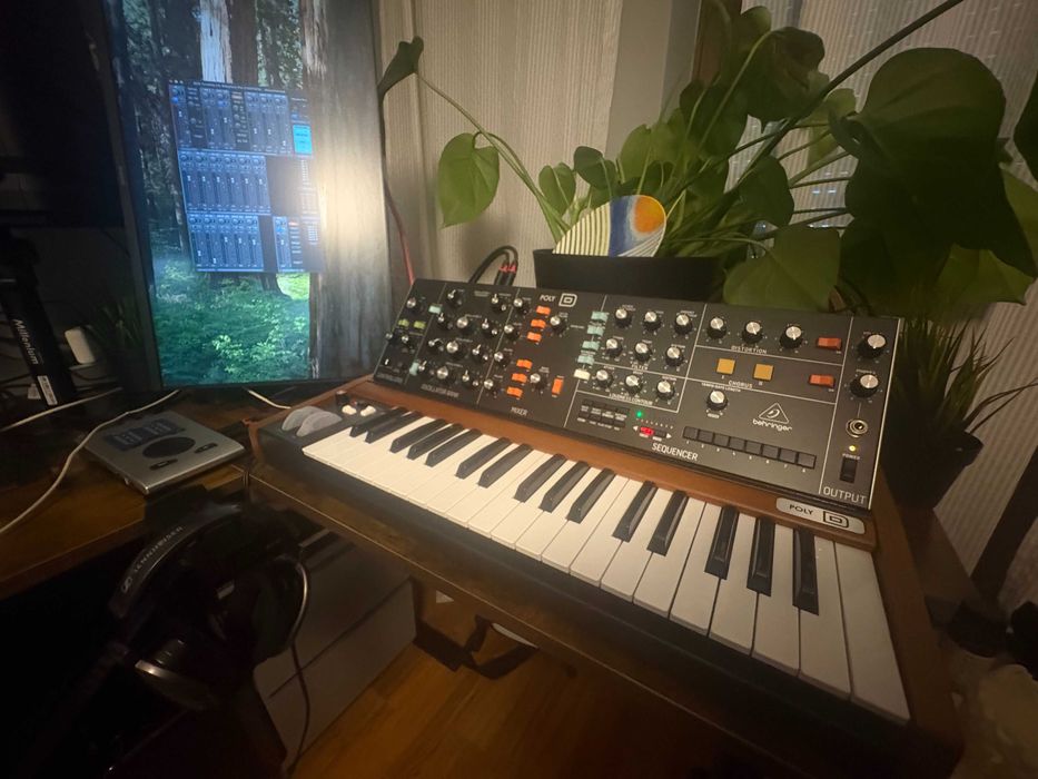 Syntezator analogowy Behringer Poly D - Stan idealny + Kable gratis! Wysyłka PL