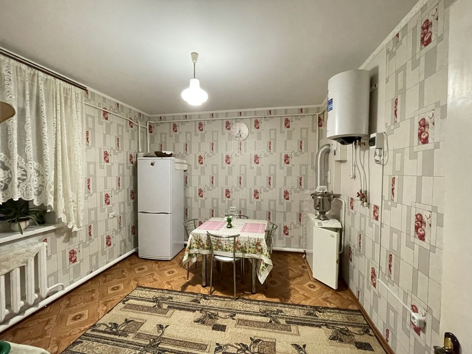 Будинок енергонезалежний. На два входи район Ганнівка (дві кухні, два санвузли)