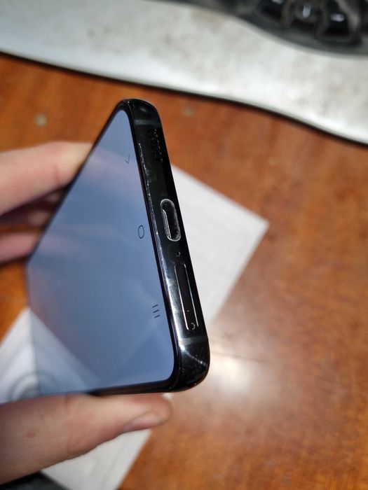 Samsung Galaxy S22 8/128GB SM-S901U Snapdragon 5G esim