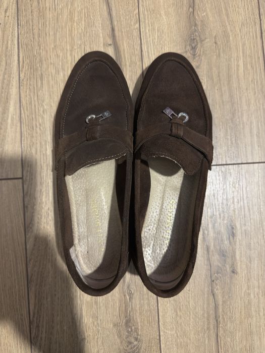 Продам замшеві лофери