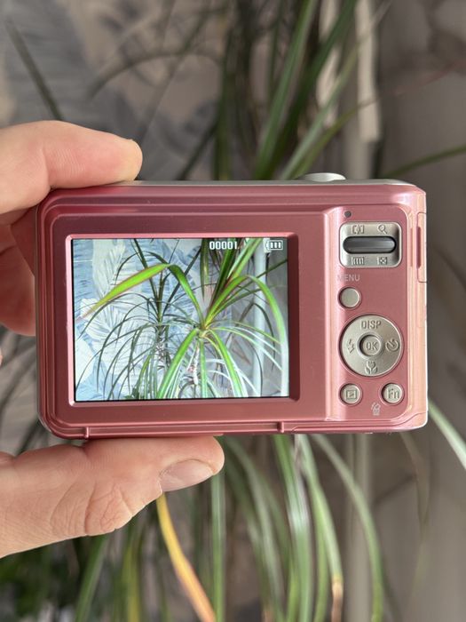 Цифровой фотоаппарат Samsung ЕS28