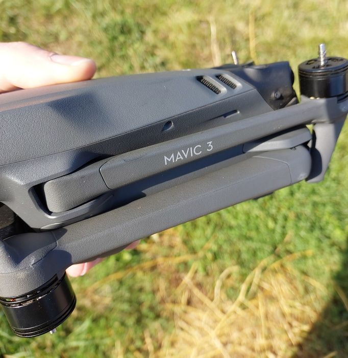 дрон, квадрокоптер - DJI Mavic 3 (без налета)