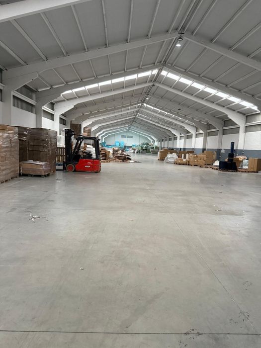 Arrendo Armazém Rio Meão