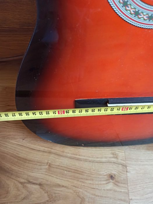 Gitara klasyczna do ozdoby lub renowacji