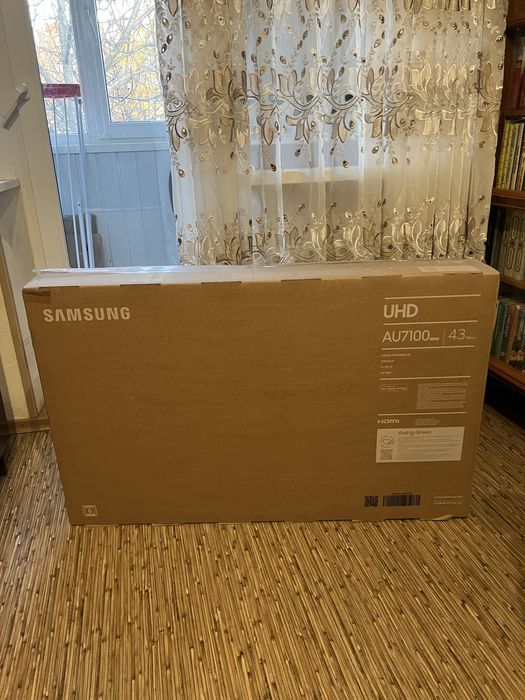 Смарт телевизор Samsung 4K UE43AU7100U