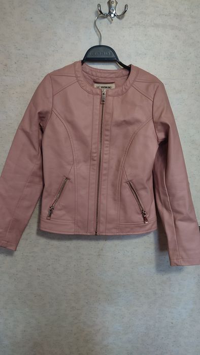 Куртка на дівчинку