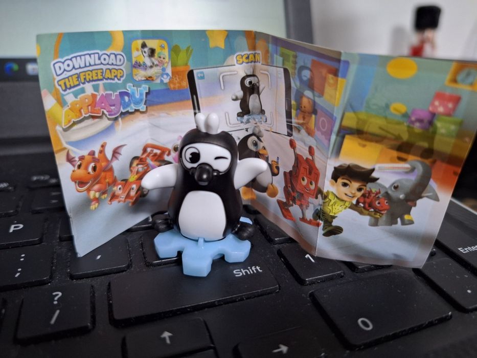 Figurka kinder Applaydu pingwin VQ044