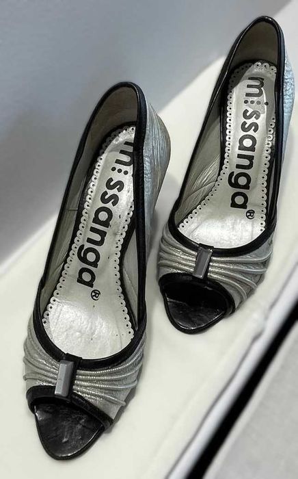 Sapatos prateados Missanga – elegantes e originais