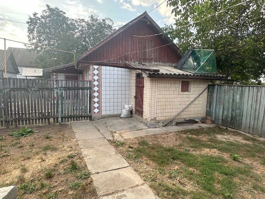 Продаж будинку в Сутисках