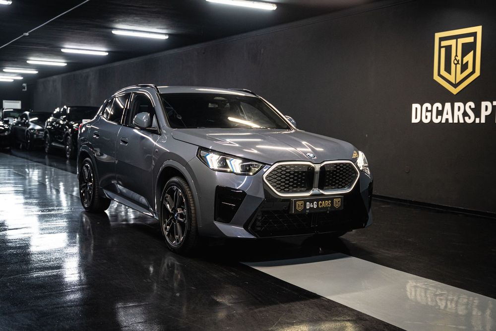 BMW iX2 eDrive20 Pack Desportivo M