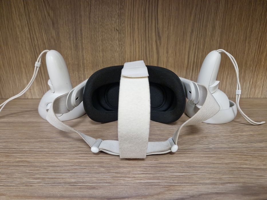 Окуляри віртуальної реальності VR Meta Quest 2(128Gb) з контролерами