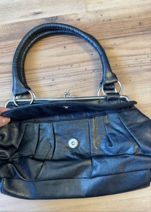 Torebka do ręki klasyczna czarna Atmosphere