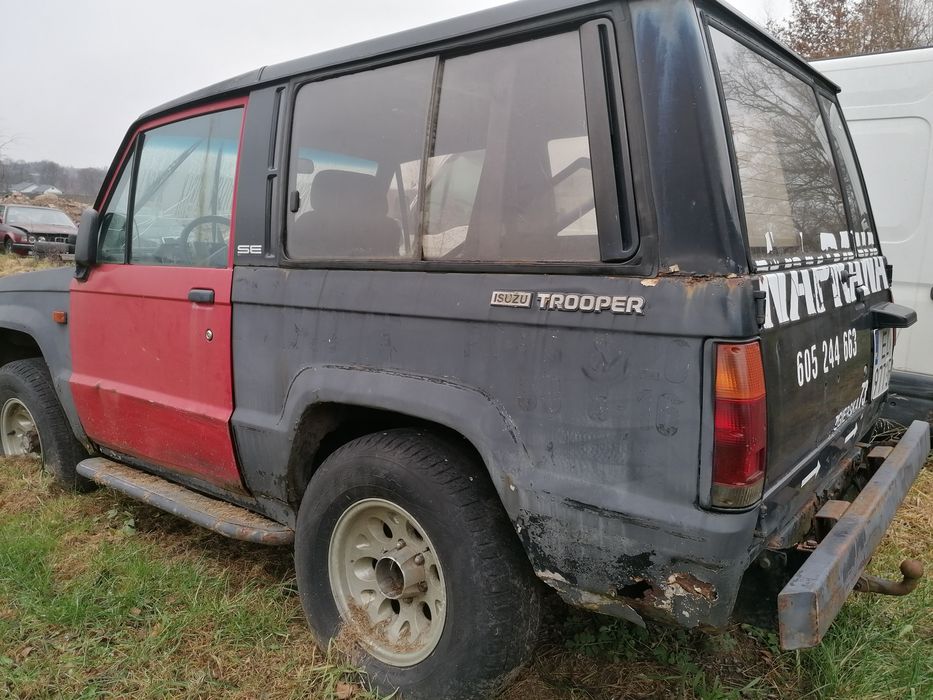 Isuzu Troper 2.6 benzyna Most przedni