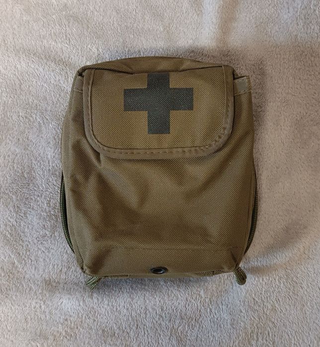 Аптечка військова.