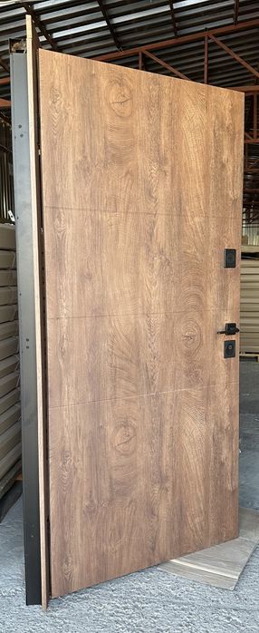 Входные металлические двери вхідні металеві двері нові розпродаж бу