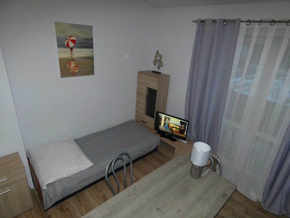 Pokoje 2, 3 i 4 osobowe, każdy pokój z własną łazienką