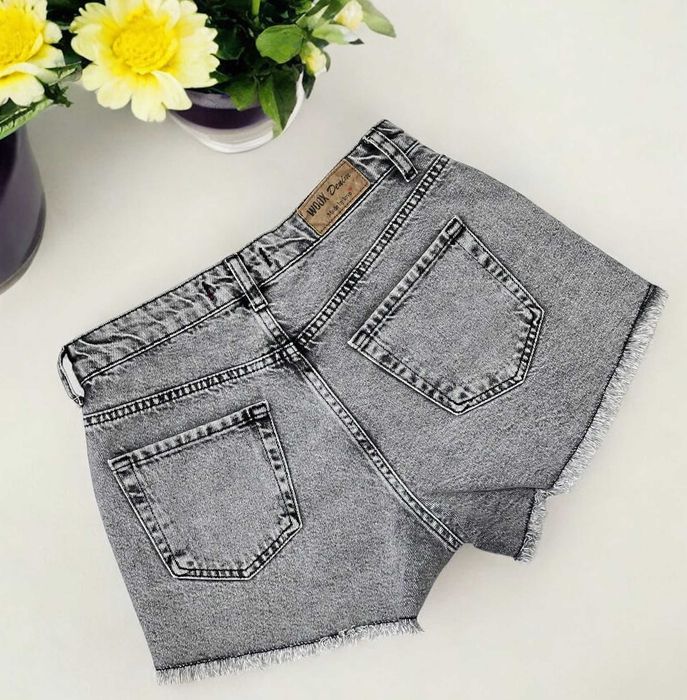 Літні джинсові шорти