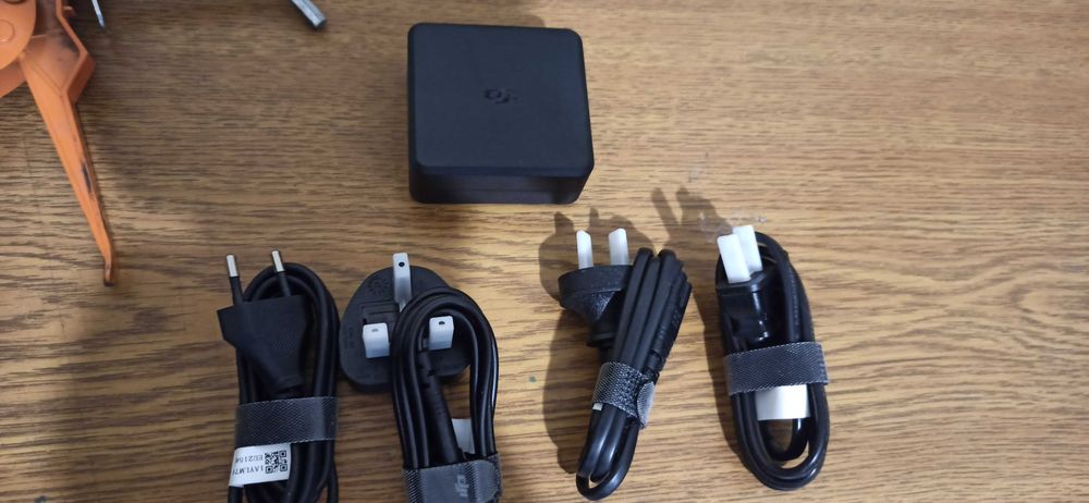 Новий зарядний пристрій на Mavic 3e/3t, 100W