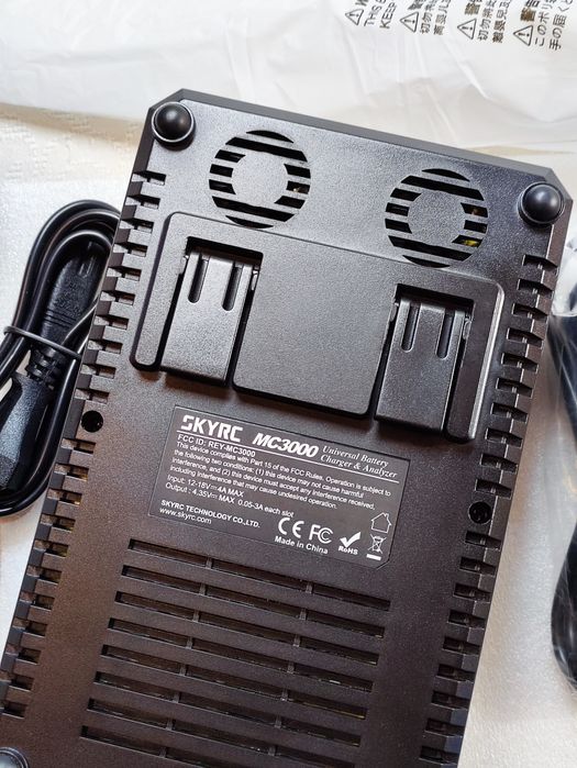 Продаю зарядний пристрій SkyRC MC3000