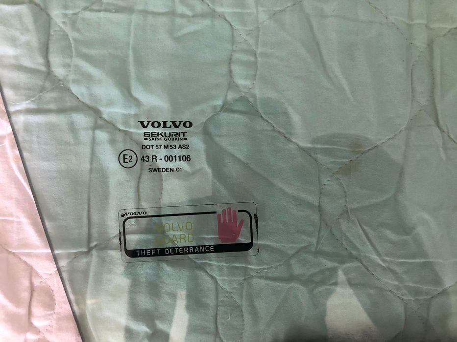 Стекло двери передней правой Volvo XC70, V70, S60 (2000-2007) Оригинал