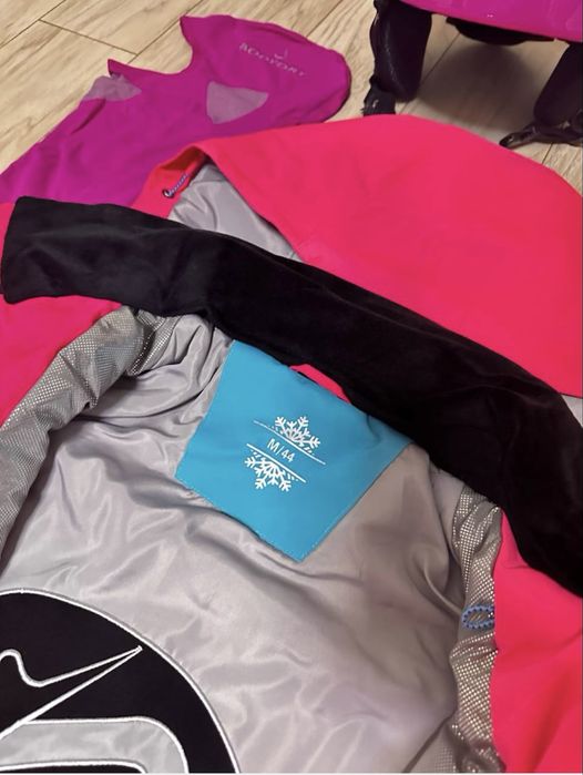 Гірськолижна куртка розмір М