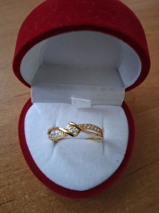 Walentynki.Złoty pierścionek. Nowy, nieużywany.