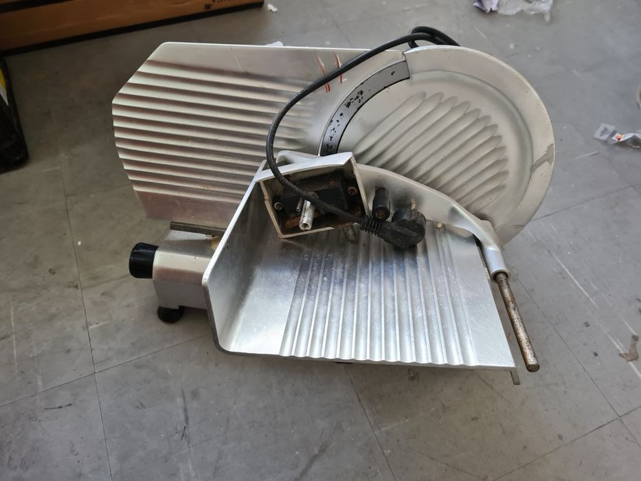 Fiambreira tamanho médio