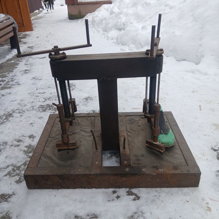 Продам  прес для клеєння підошви на взуття.