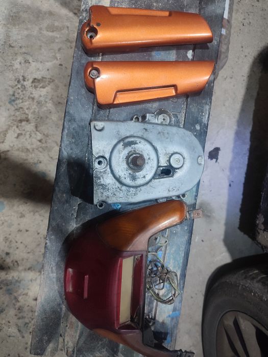 Кришка варіатора ,кришка вилки ,стоп ,клюв , Suzuki lets 2