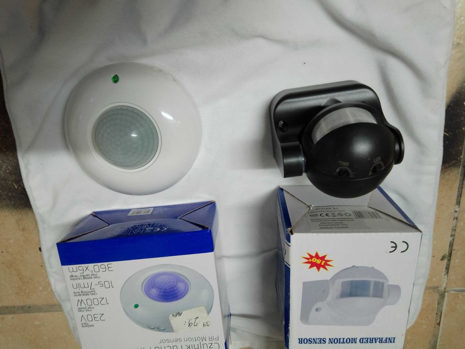 Czujniki ruchu 2 szt 180° i 360°