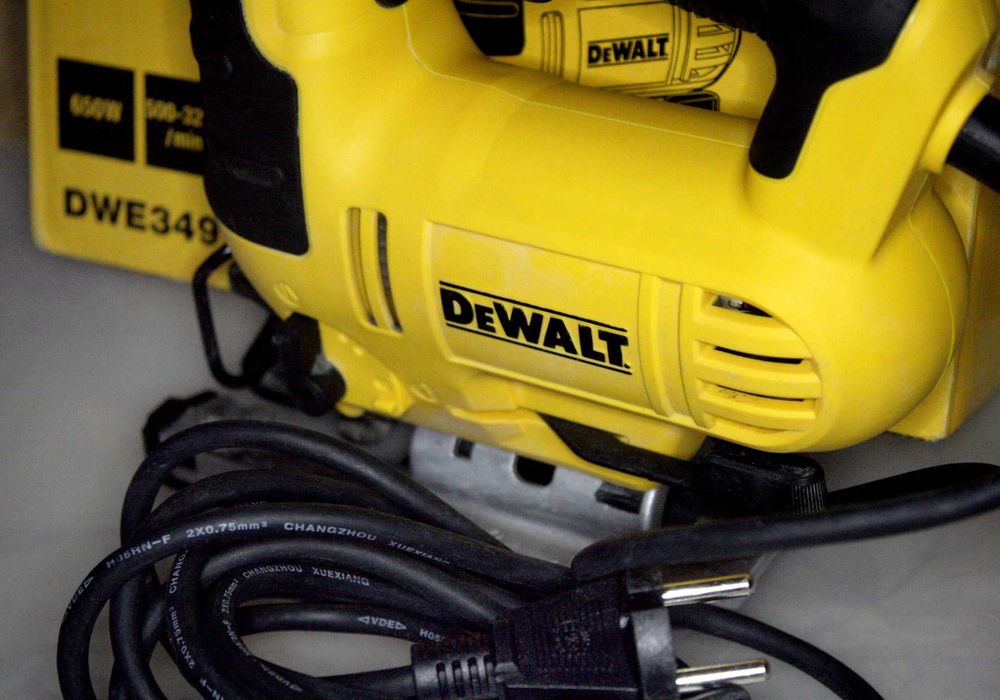 Электролобзик DeWALT DWE349-KS, 650W, Original