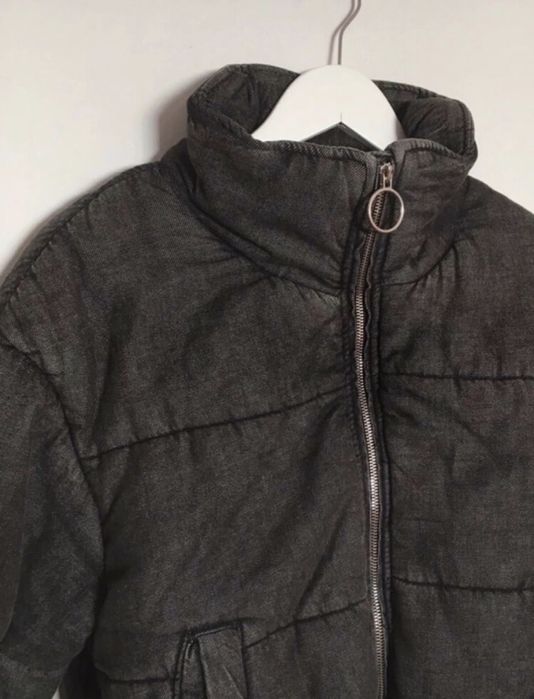 Casaco puffer cinzento escuro Bershka