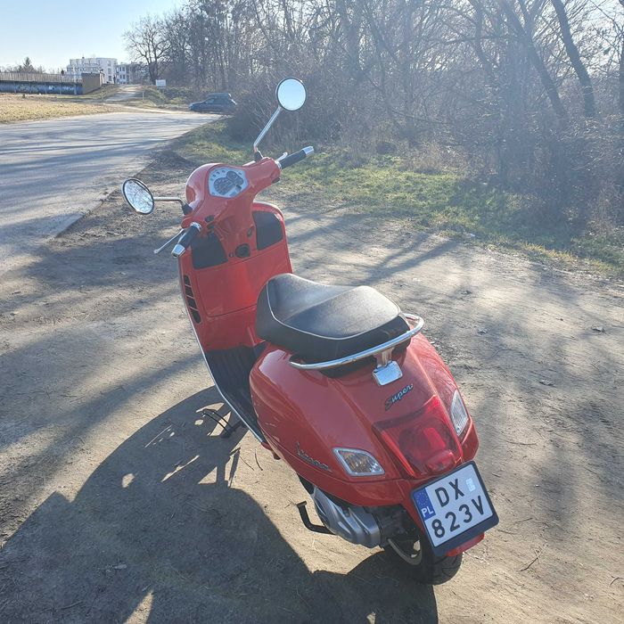 Piaggio Vespa GTS Super 125cm³  Piękna Czerwona OSA