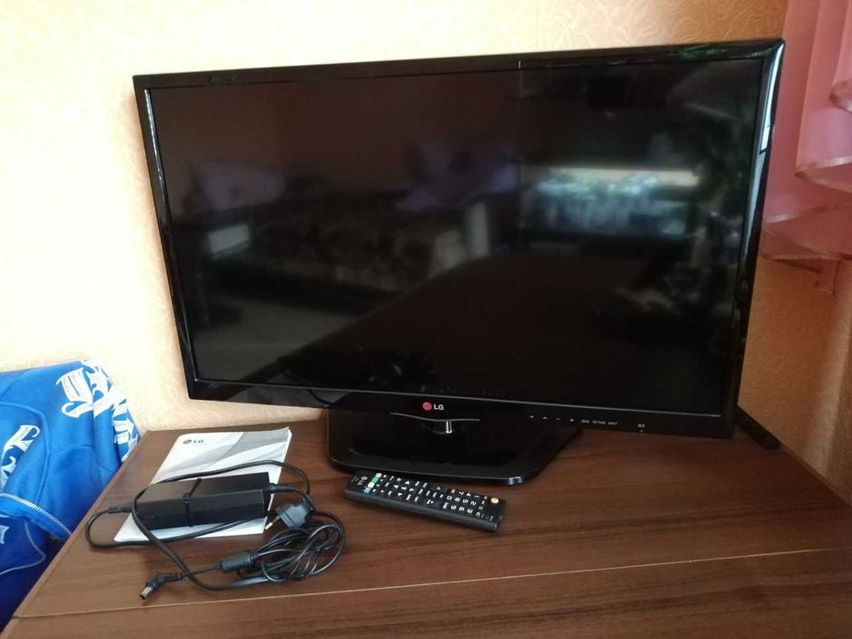 Телевізор, екран, монітор LG 29LN450U, тб