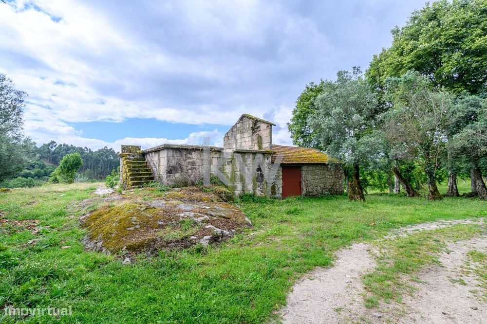 Alpendre, Palheiro, Moinho e Terreno de Cultivo em Asnela  - Cabeceira
