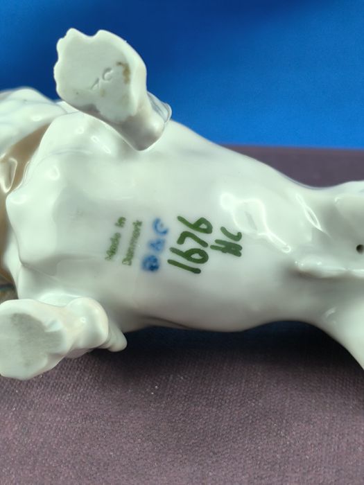 Pies Buldog Bing&Grondahl Kopenhaga #porcelana #figurka ozdoba #B&G