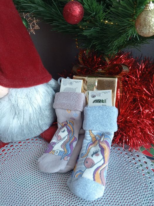 Повний розпродаж махрових колготок і носочків