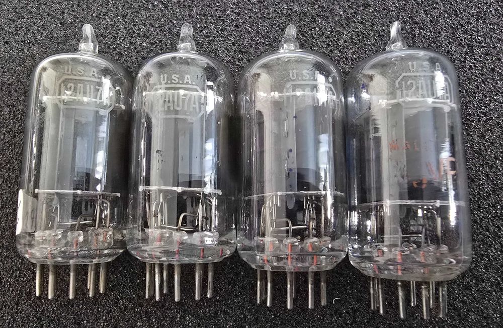 Lampa RCA 12AU7 / ECC82 "Clear Top" – USA – Side Getter – Legenda