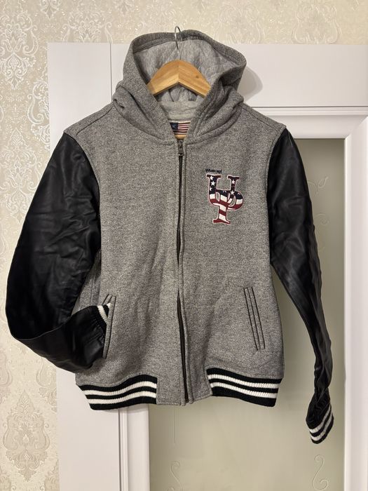 Продам кофту Bershka