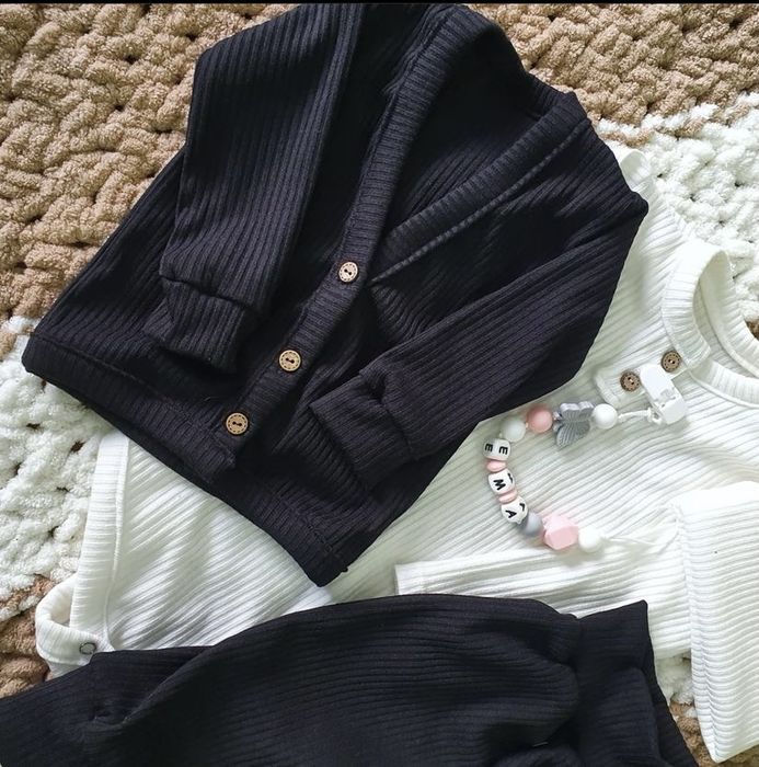 Костюмчик: кардиган и штанишки для мальчика