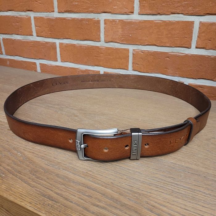 Brązowy męski skórzany pasek Levi's 120 cm