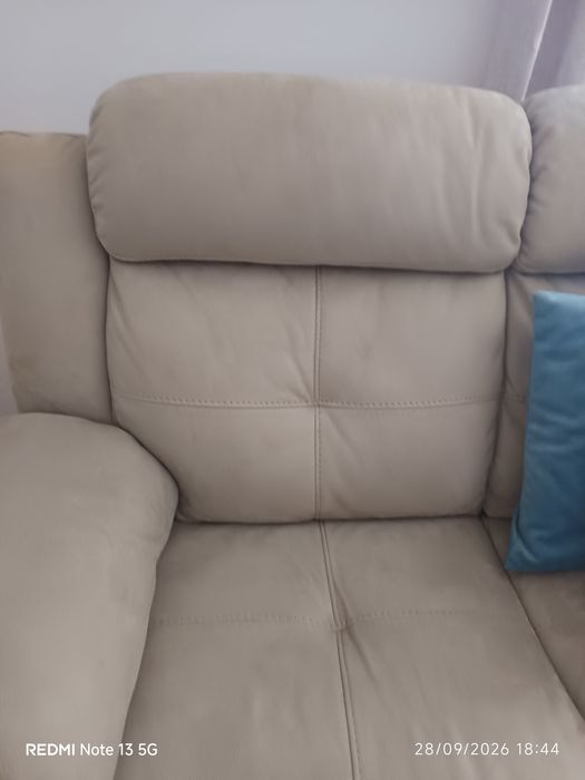 Sofá 2 lugares como novo, beje modelo faro.