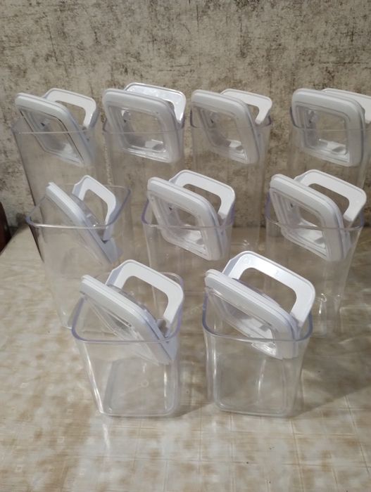 Контейнеры для сыпучих с крышками