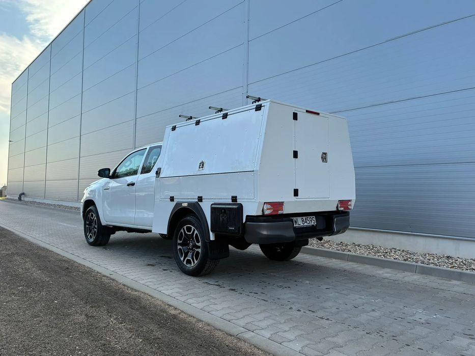 Toyota Hilux Toyota Hilux PIERWSZY właściciel z zabudową KONTENEROWĄ!