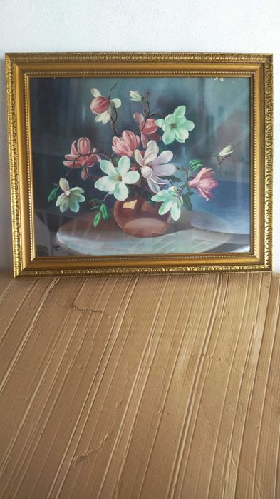 Quadro de parede com moldura de madeira