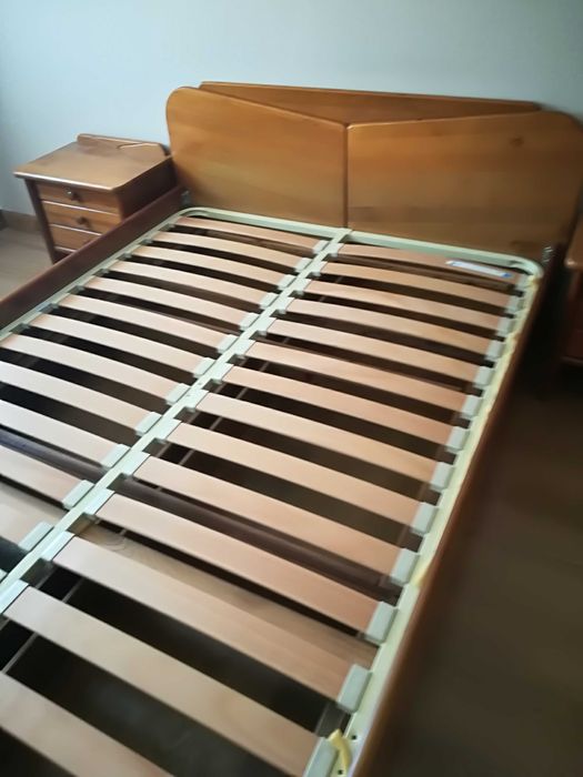 Cama de Casal com 6 gavetas e 2 mesas de cabeceira