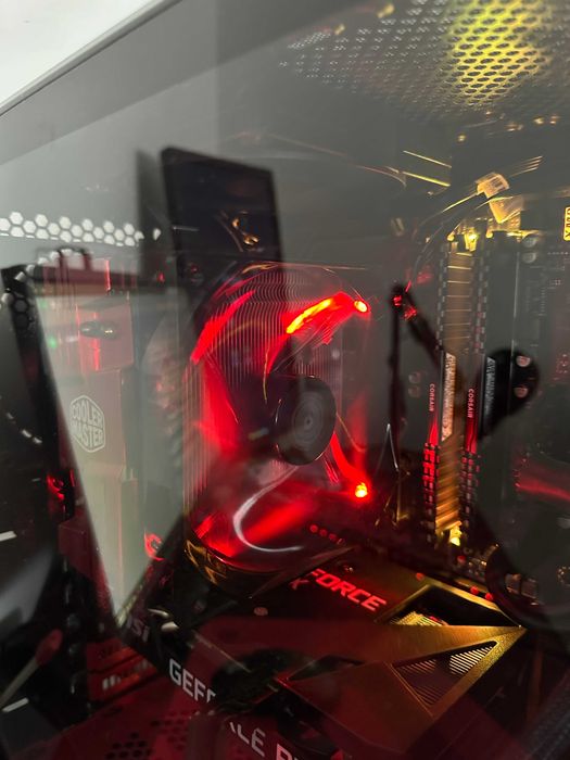 Combo Upgrade Gaming: Intel i7 9700K + Z390 AORUS Elite + Cooler Hyper 212