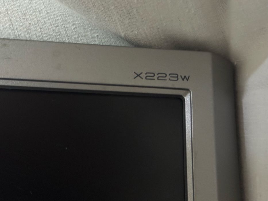 Продам монитор X223w