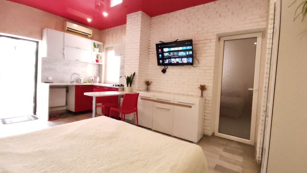 Свободна на НГ Крыжановка Пос.Котовского возле моря почасово, посуточн